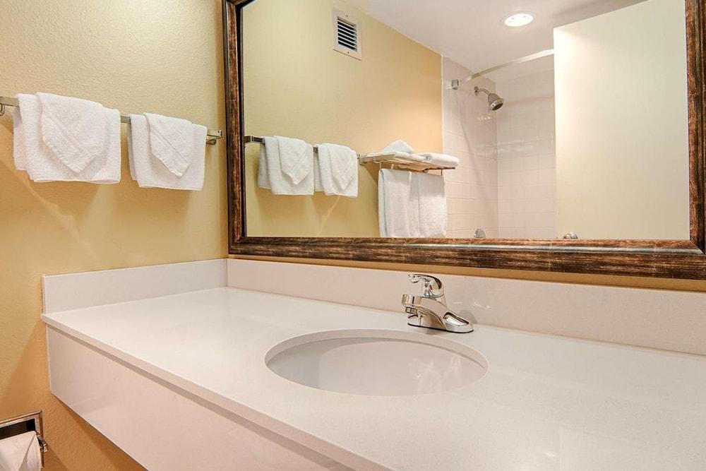 Norwood Inn & Suites Mankato North Mankato Экстерьер фото