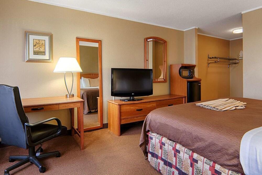 Norwood Inn & Suites Mankato North Mankato Экстерьер фото
