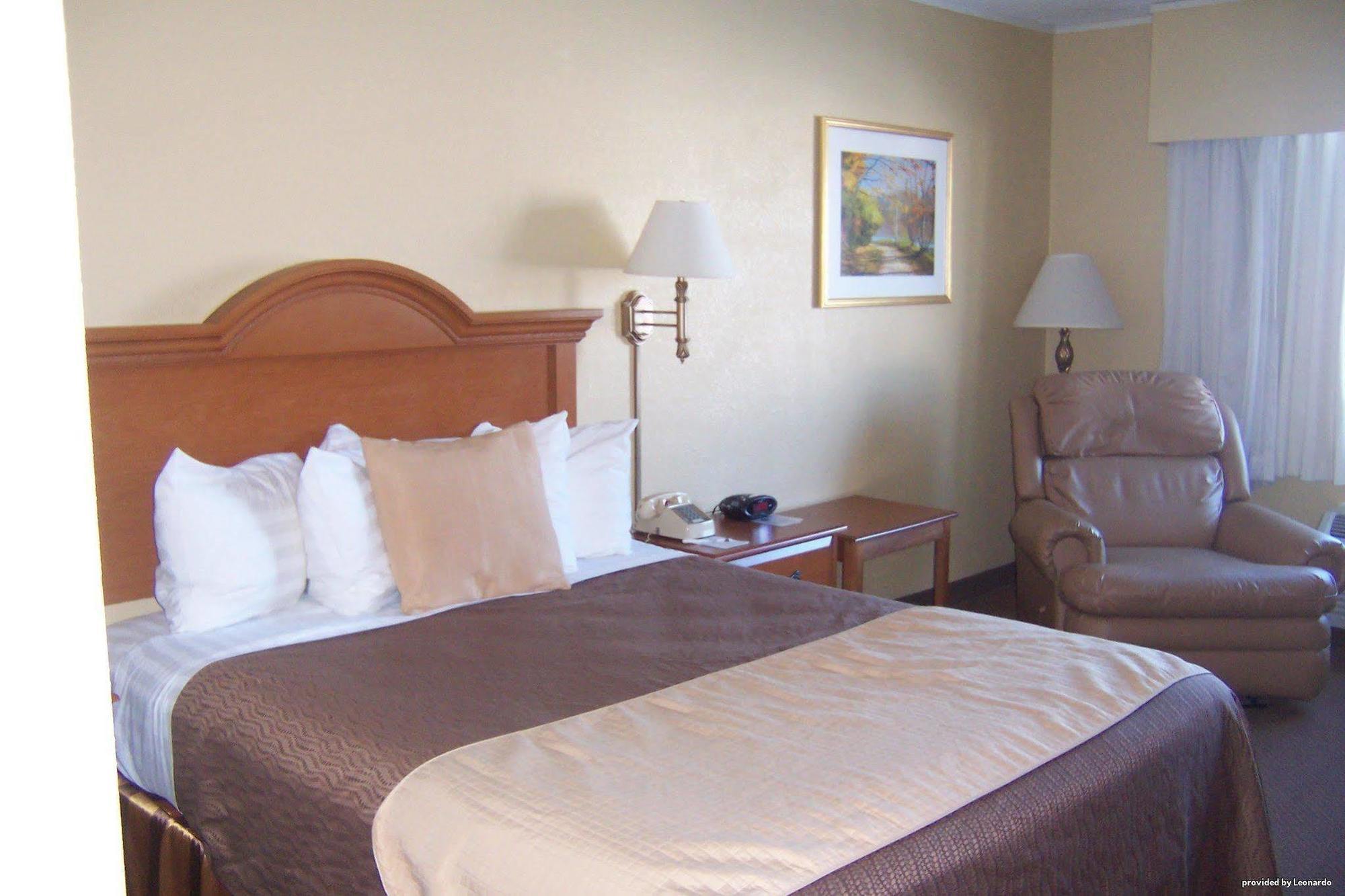 Norwood Inn & Suites Mankato North Mankato Экстерьер фото