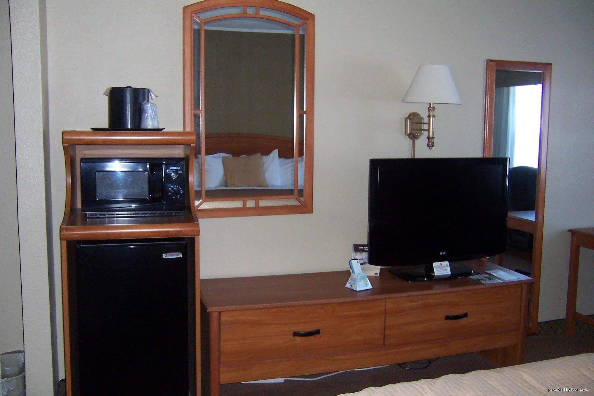 Norwood Inn & Suites Mankato North Mankato Экстерьер фото