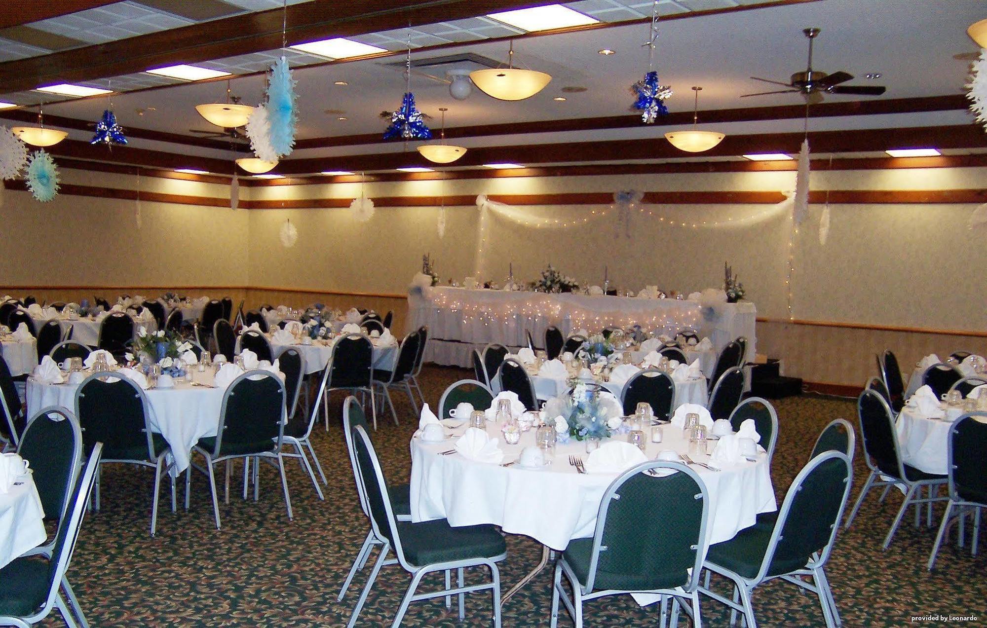Norwood Inn & Suites Mankato North Mankato Экстерьер фото