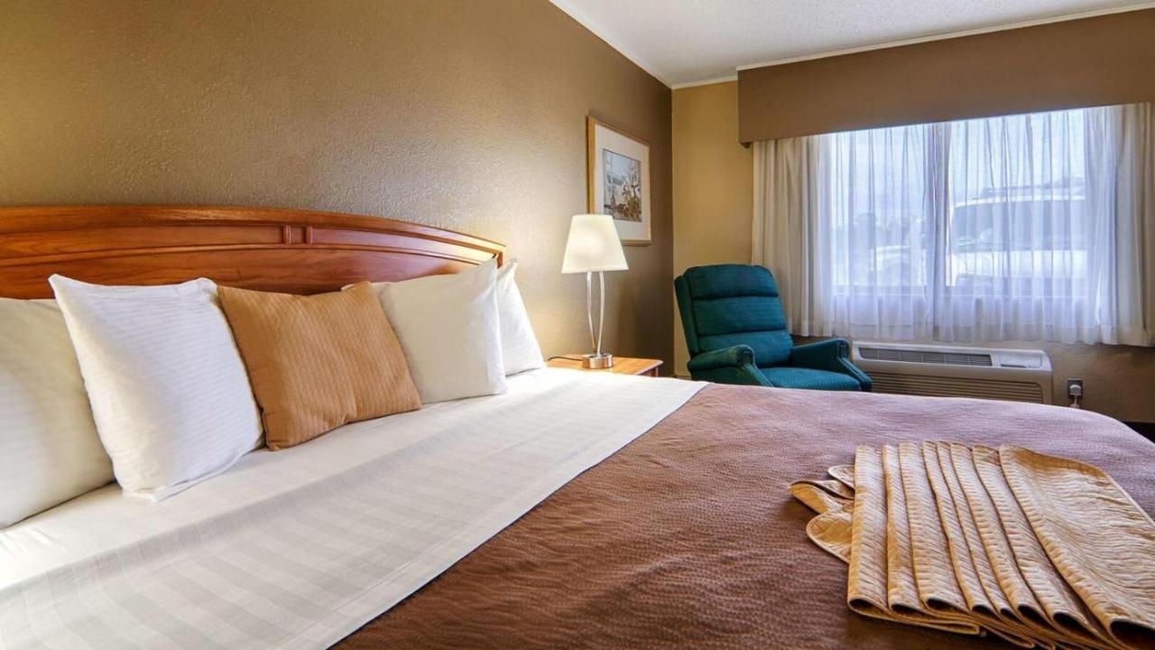 Norwood Inn & Suites Mankato North Mankato Экстерьер фото